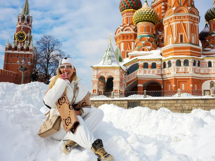 Куда поедут россияне на новогодние праздники: Москва, Санкт-Петербург и Архыз в топе популярных направлений