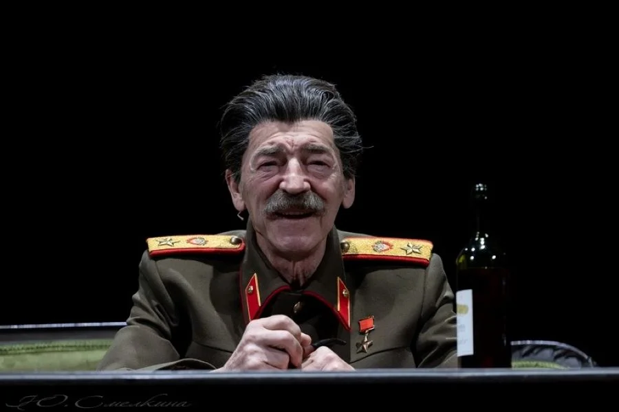 Михаил Боярский вновь на сцене: актёр сыграл Сталина после тяжёлого перелома