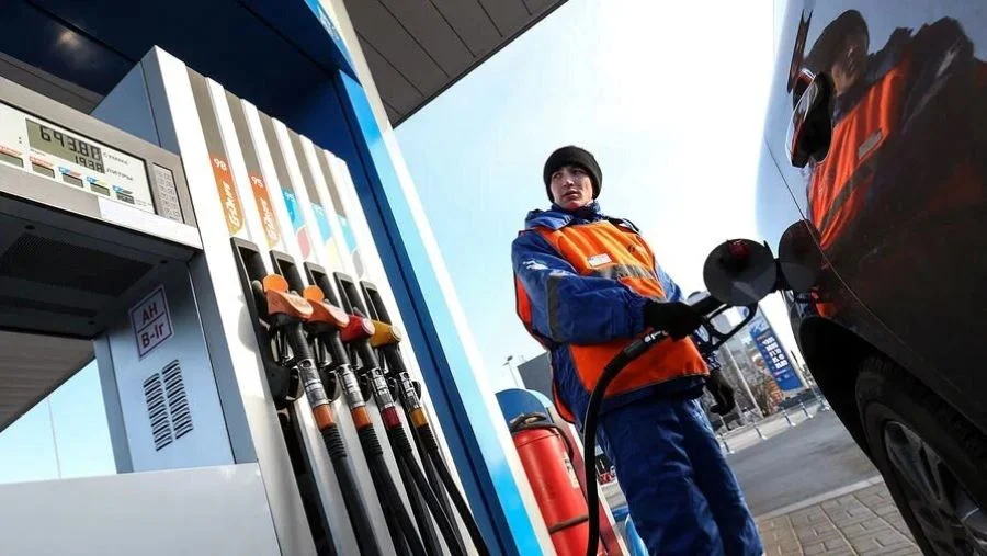 Бензин немного подешевел, дизель вновь подрос: свежие данные Росстата