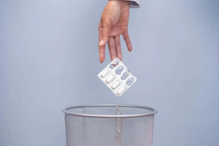 Мусорное ведро или спецпункт: юрист разъяснил правила утилизации лекарств в России