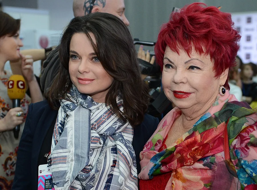 Мать Наташи Королёвой проговорилась о денежных переводах на Украину и в США: в России требуют проверки