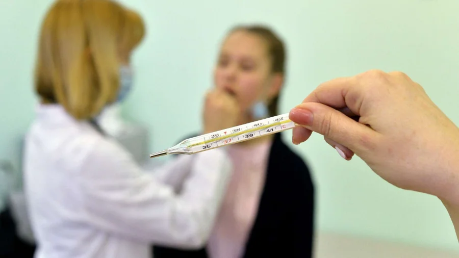 После каникул — всплеск инфекций: врач предупредил о начале эпидемии гриппа и ОРВИ в России