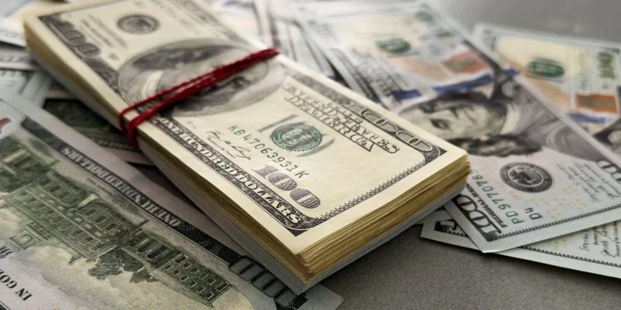 Эксперты назвали курс доллара, при котором россиянам жить комфортнее