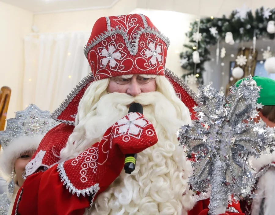 РПЦ объяснила, почему взрослым не стоит загадывать желания Деду Морозу