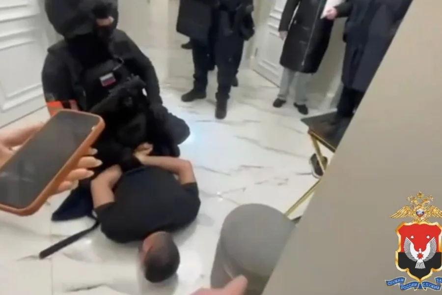 Рвали здоровые зубы ради кредитов: в России ликвидирована крупная сеть стоматологов-мошенников