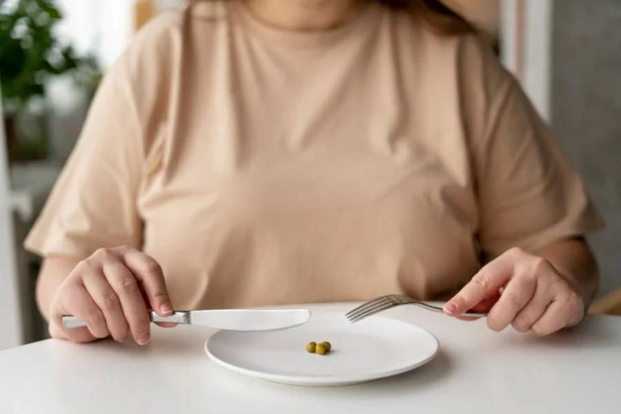 Диета с эффектом голодания показала эффективность при болезни Крона: новое исследование учёных