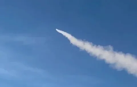 Жители Ростовской области сообщили о взрывах на фоне очередной атаки беспилотников