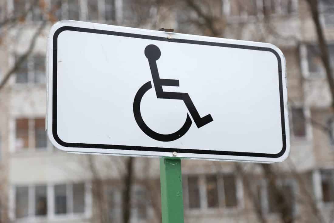 Штраф за парковку на месте для инвалидов в 2019 году: какой предусмотрен