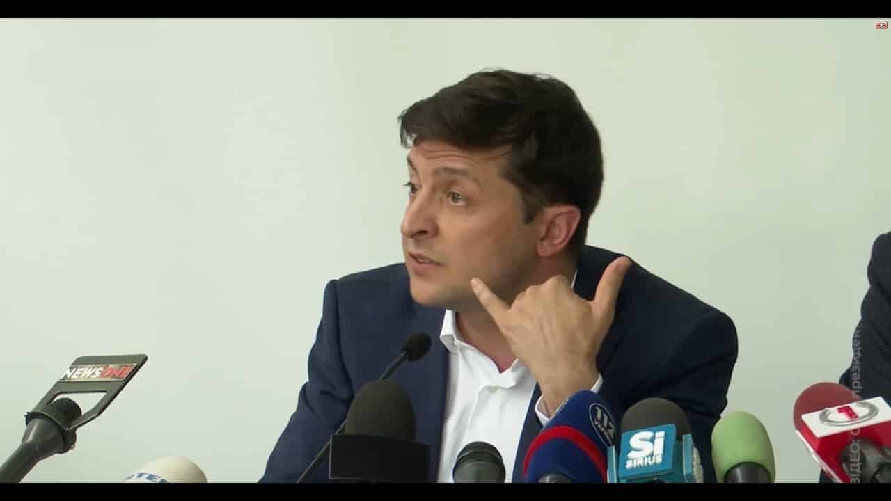 Странное поведение Зеленского в Закарпатье обсуждают в сети: видео
