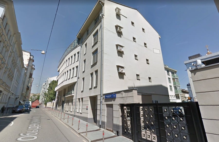 Сколько квартир у королевы Елизаветы 2 в Москве: сколько стоят