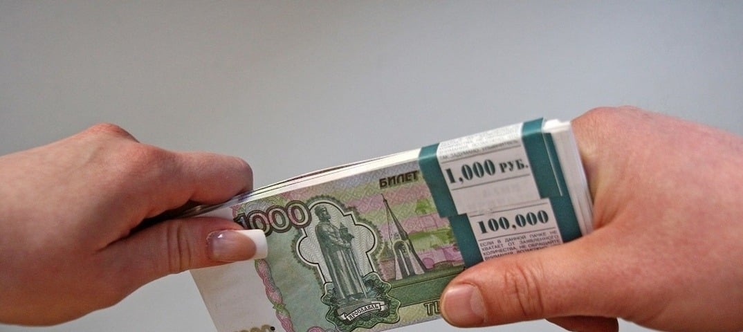 Кто в России получает зарплату выше 100 тыс. рублей: сколько таких людей, где работают. Сколько нужно для нормальной жизни