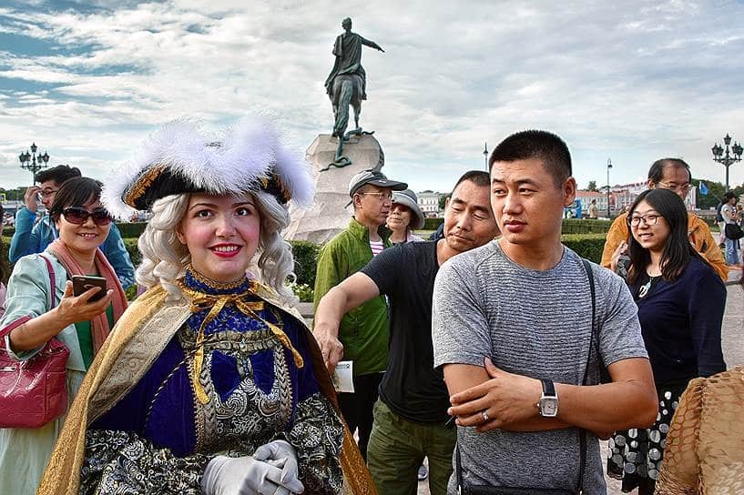 Туристы из Китая: почему их не любят, гостям из Поднебесной в Питере уже не рады