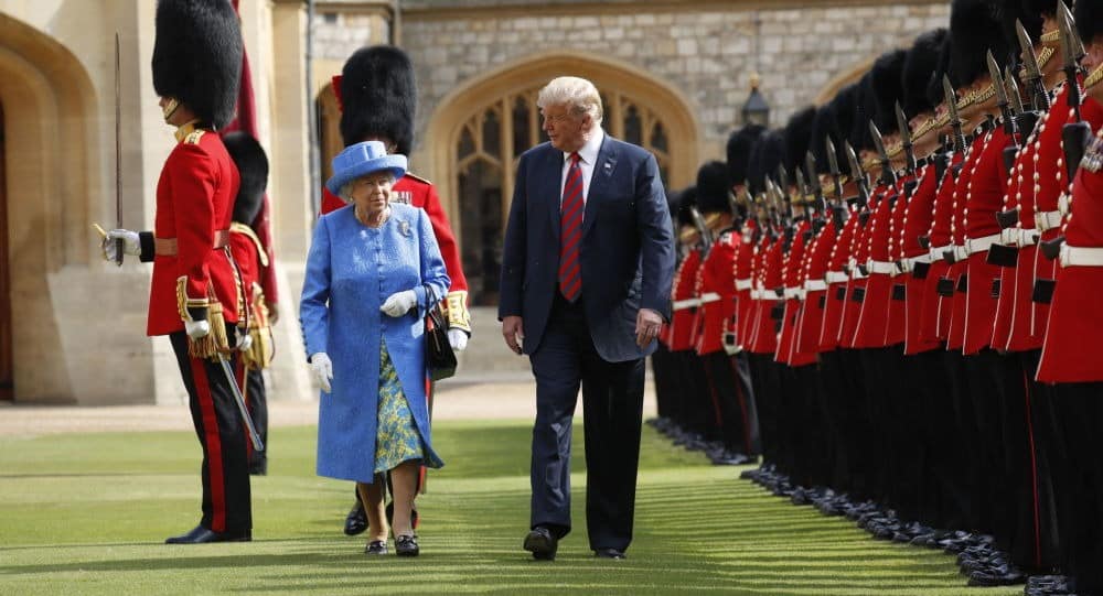 Елизавета II пожаловалась что Трамп испортил газон: что сделал Дональд Трамп