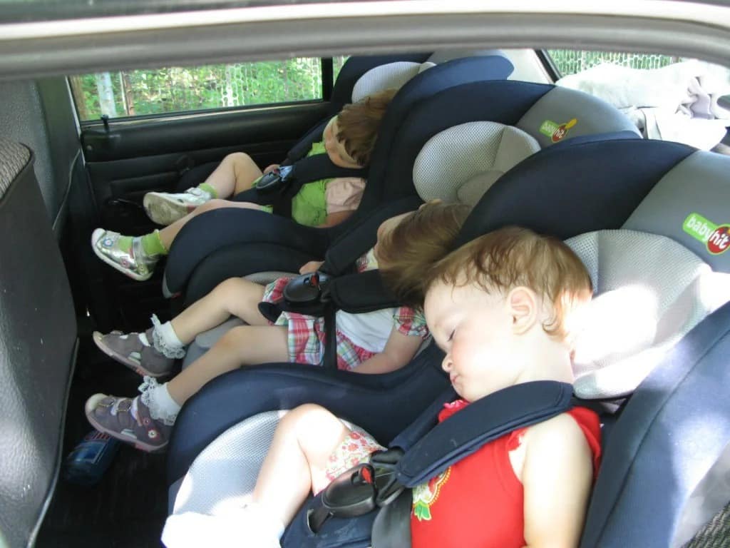Перевозка детей в автомобиле: поменялось ли что-то в ПДД с сентября 2019 года, разрешенная скорость при перевозки детей