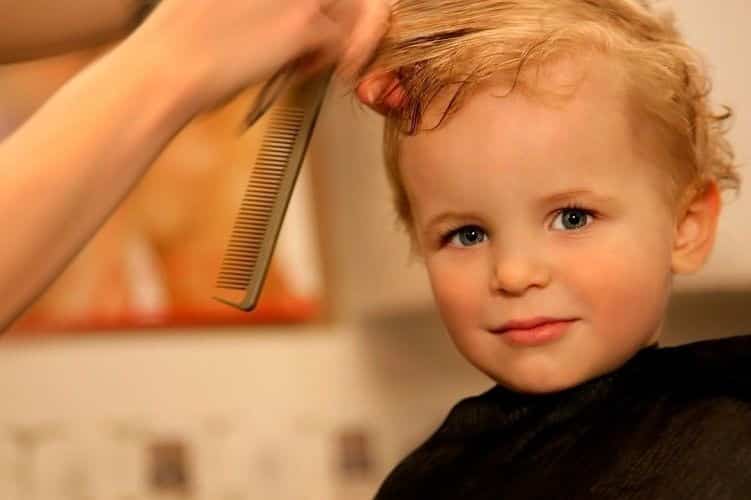 Можно ли матери подстригать сына
