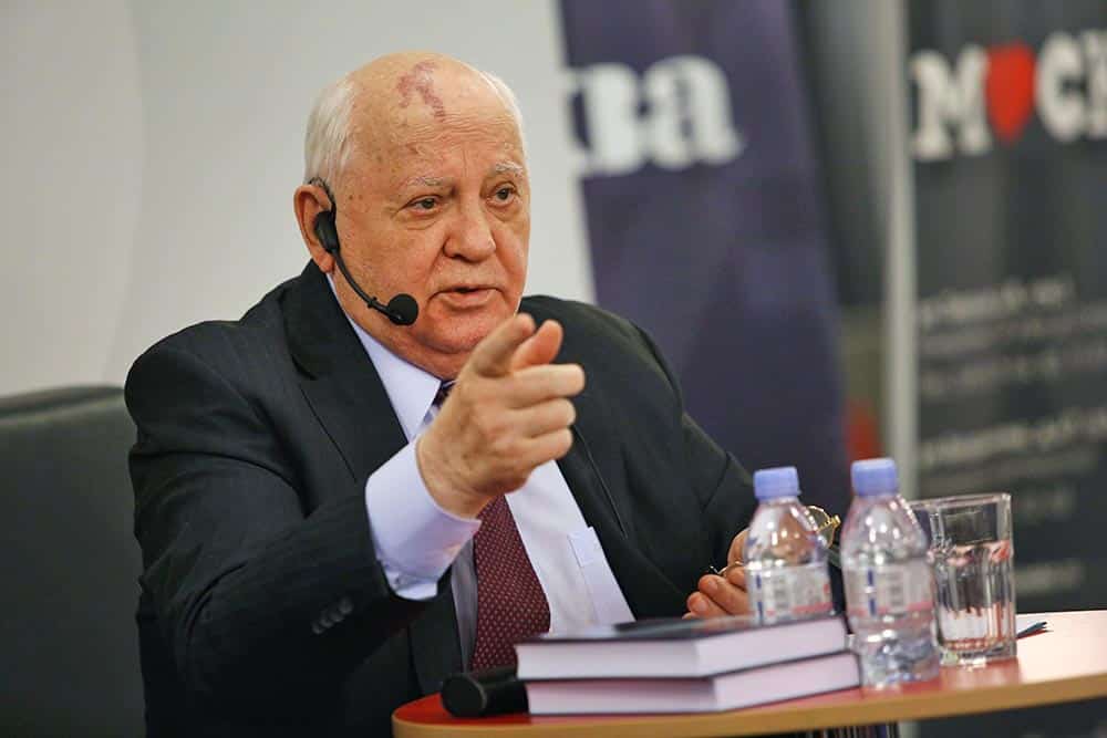 Михаил Горбачёв: чем болен, последние новости о состоянии здоровья. Как зарабатывал Горбачев после отставки, рекламные ролики с Горбачёвым