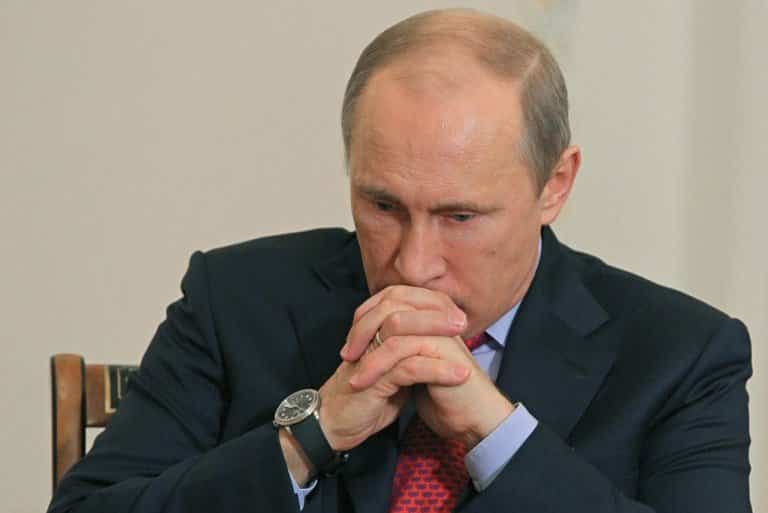Почему у Путина часы на правой руке: основные причины