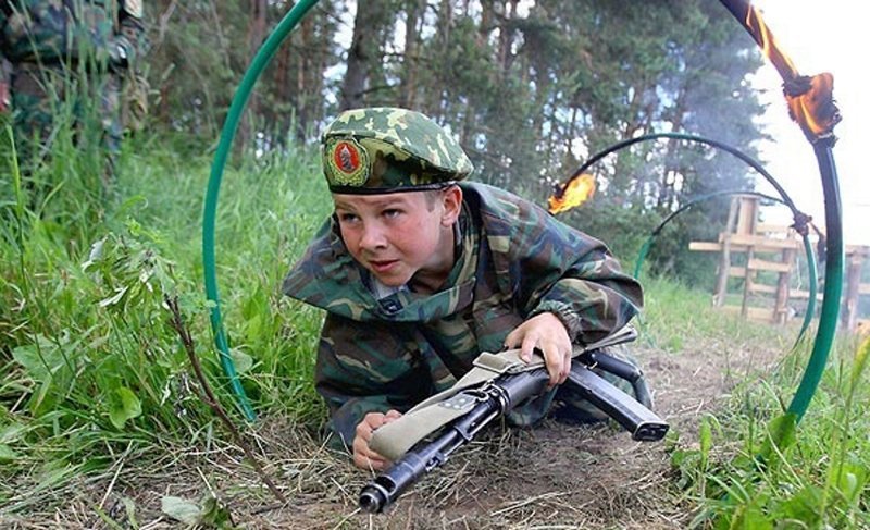 Чему можно научиться в военно-патриотическом клубе ребенку в России?