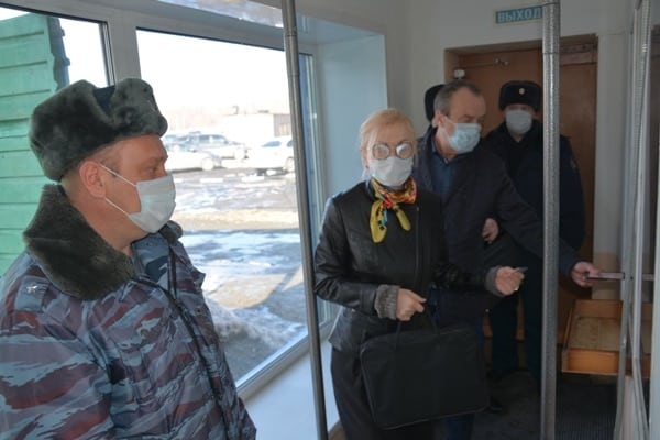 Коронавирус в исправительных учреждениях России: ФСИН назвала число заразившихся