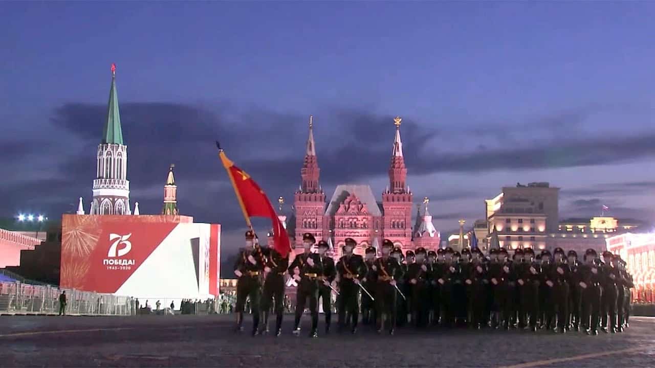 По каким причинам парад Победы в 45-ом принимал не Иосиф Сталин