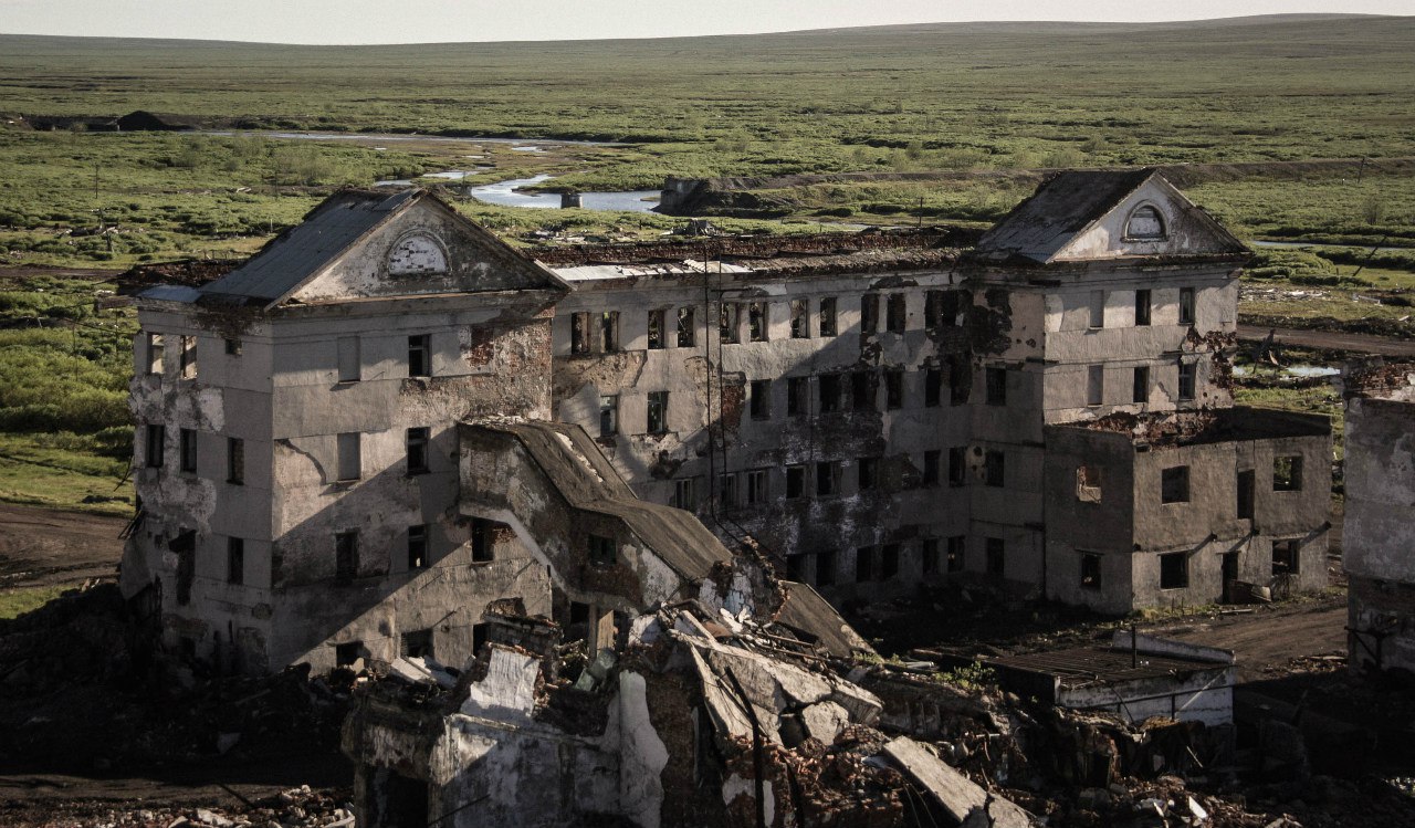 Десять страшных и заброшенных мест в России, которые пугают туристов