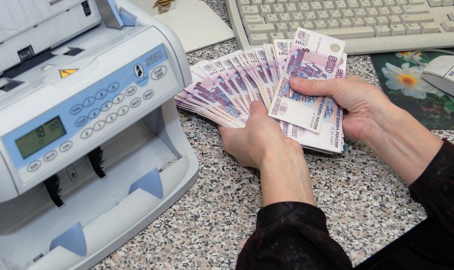 В России усиливают контроль над денежными операциями свыше 600 тысяч рублей