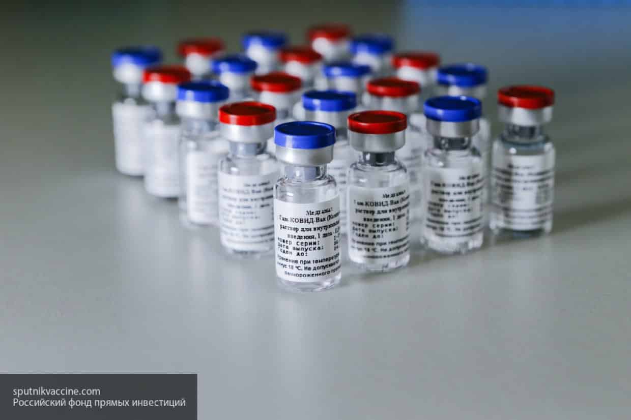 Российская вакцина от коронавируса «Спутник V» поступает в гражданский оборот