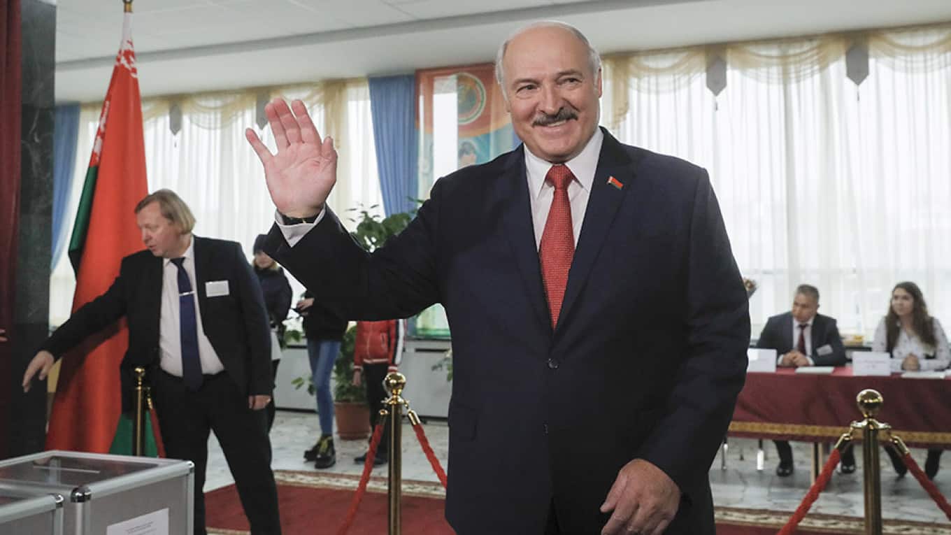 Беларусь закрывает и усиливает границы: чего боится Лукашенко?