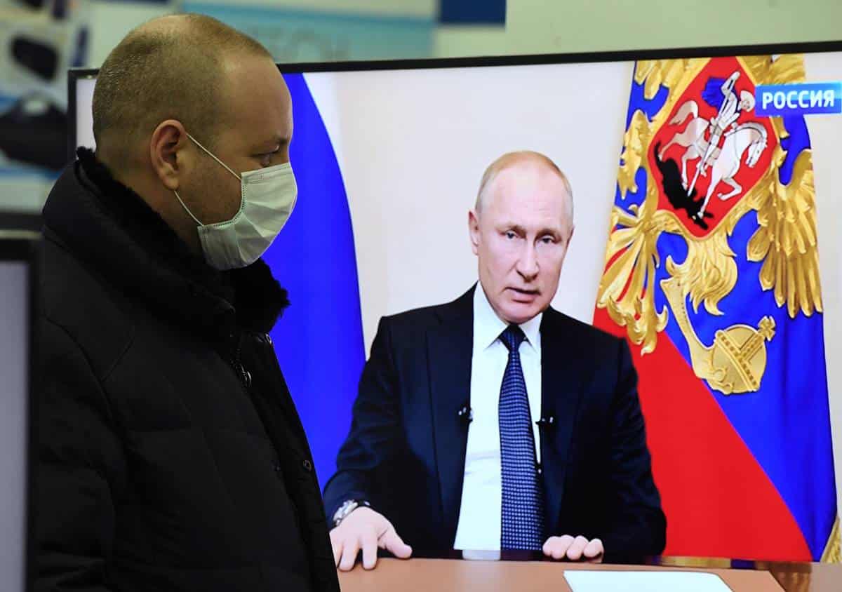 Россияне ждут нового обращения Путина и жестких ограничительных мер