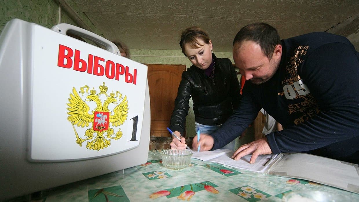 Информация о возможных досрочных выборах в Госдуму появилась в СМИ