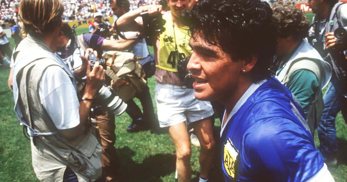 Умер легендарный футболист Диего Марадона: в Аргентине объявлен трехдневный траур