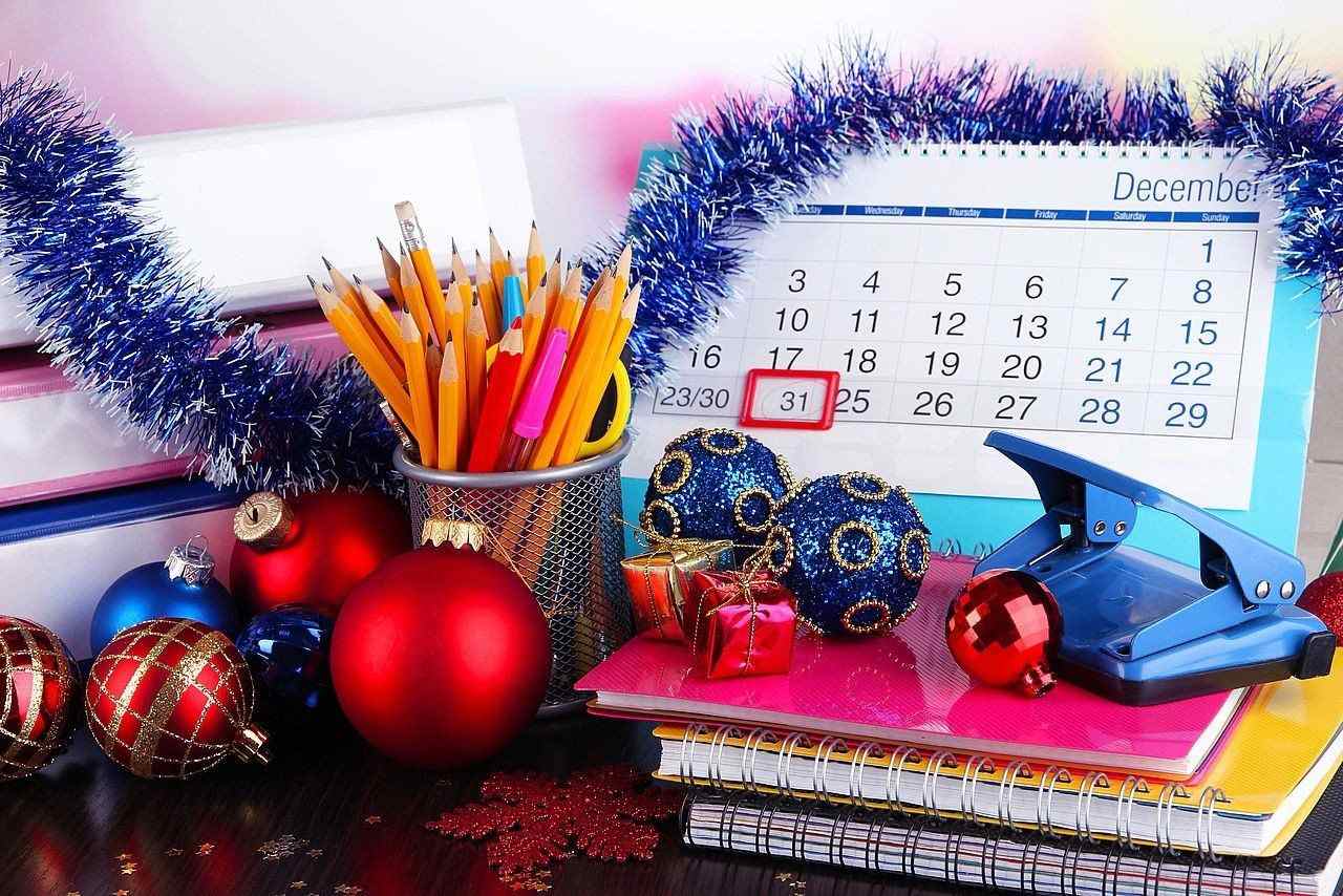 Информация о возможном продлении новогодних каникул в России появилась в СМИ