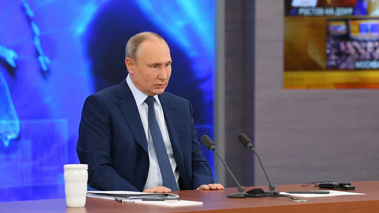 О повышении пенсий, переизбрании, выплатах на детей рассказал Путин на прямой линии 17 декабря