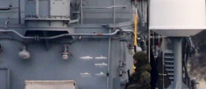 На российских военных кораблях рассмотрели отметки об «уничтоженных судах НАТО»