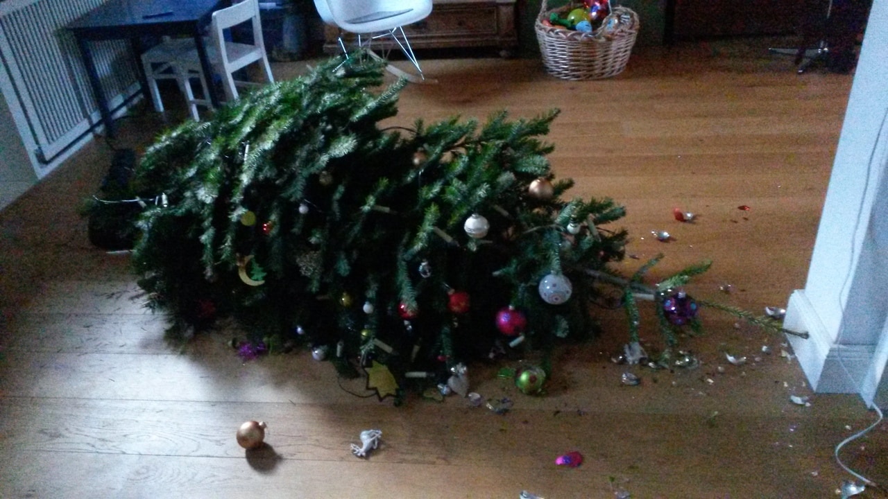 Когда убирать новогоднюю елку по православному календарю
