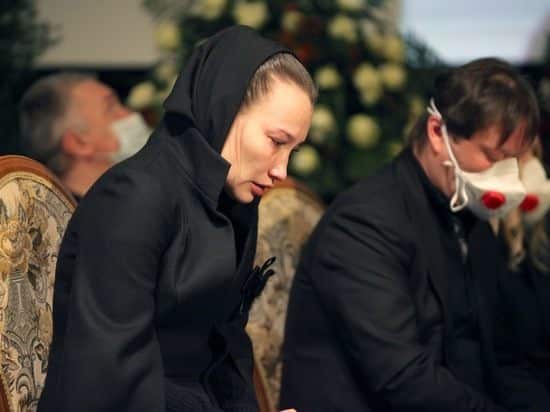 «Мы обязательно встретимся»: вдова Бориса Грачевского испугала присутствовавших на его похоронах
