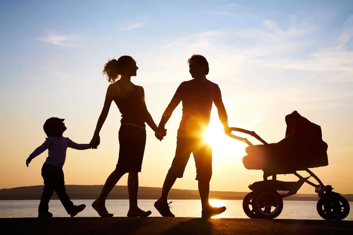 О новых мерах поддержки семей с детьми в 2021 году рассказали в Минтруда