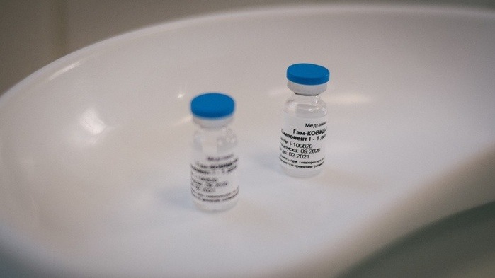 О побочных реакциях на прививку от коронавируса рассказали врачи