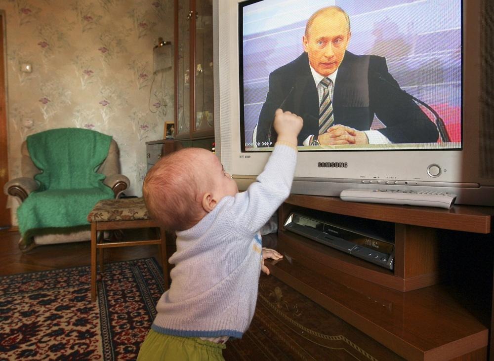 Семьи с детьми надеются на «Путинские» 10 тыс. рублей в марте