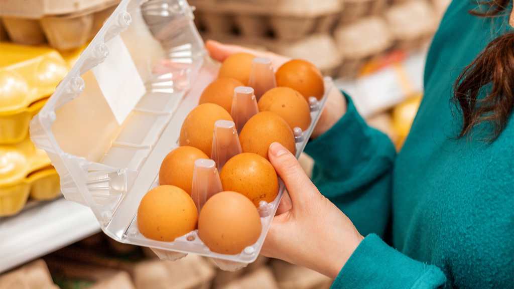 О снижении цен на куриное мясо и яйца рассказали в союзе птицеводов