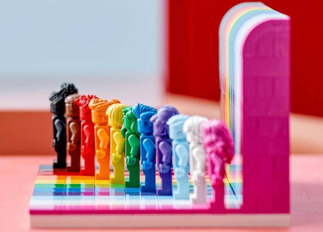 «Дожились!» ЛГБТ-набор с бесполыми игрушками выпустит Lego