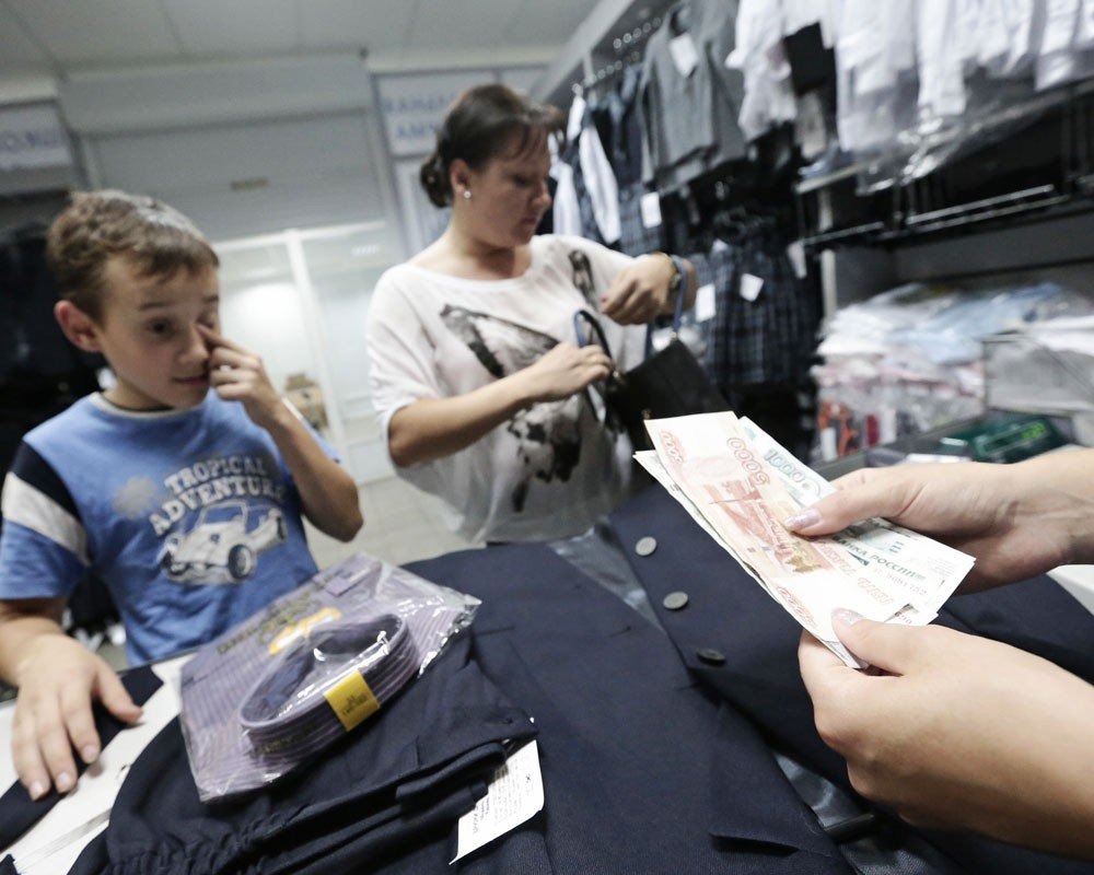 Получат ли школьные выплаты 10 тыс. рублей дети 6 лет?