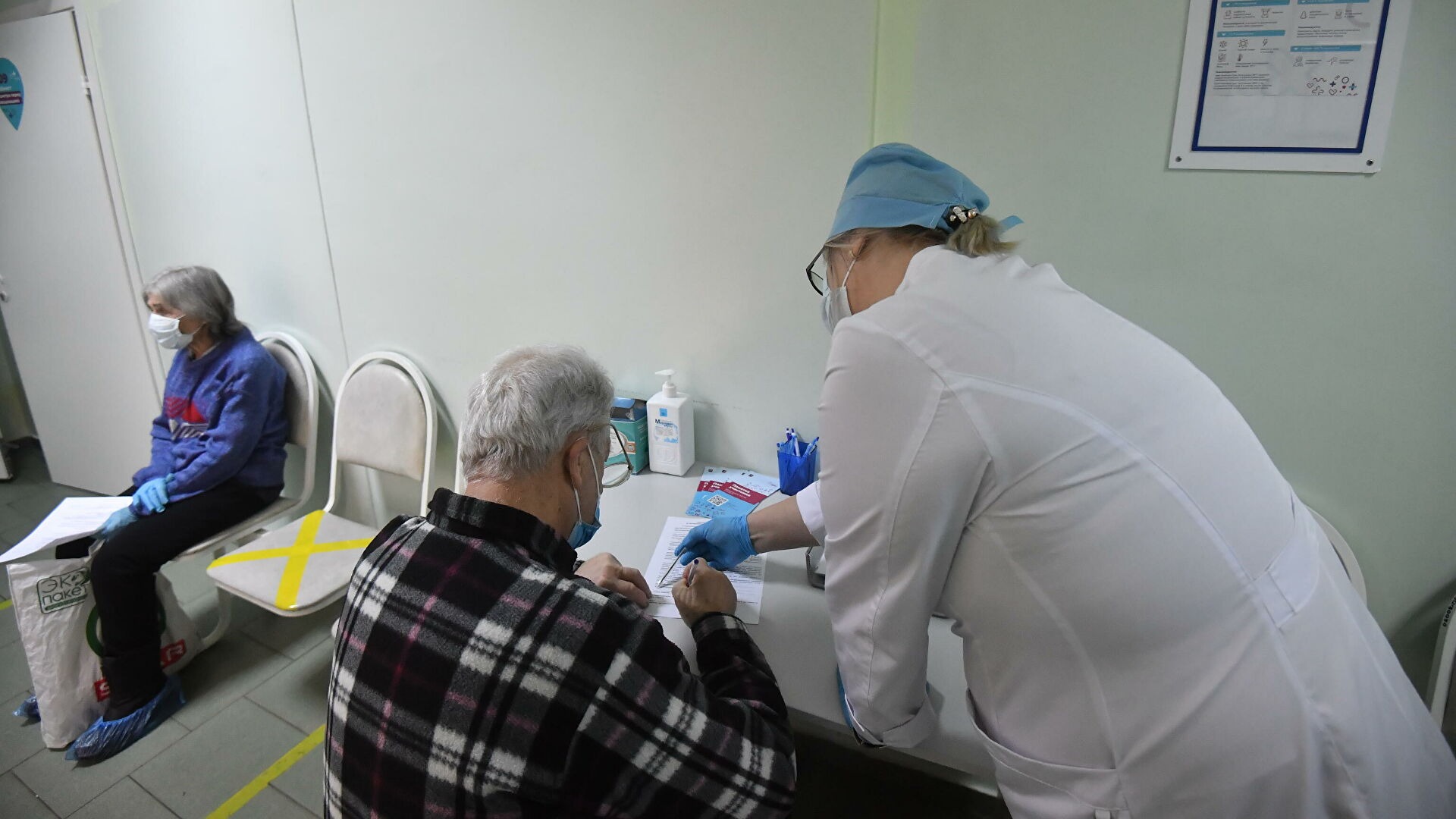 Почему все взрослые члены семьи из Краснодара умерли после прививки от COVID-19