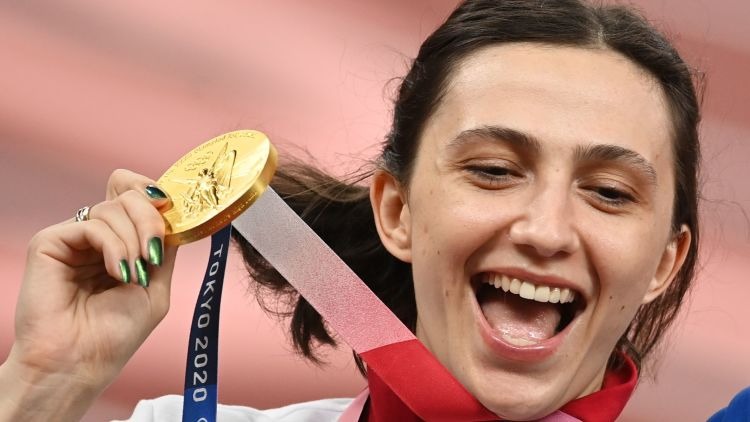 Сколько российским спортсменам заплатили за золотые медали на Олимпиаде в Токио: что получили олимпийцы из других стран