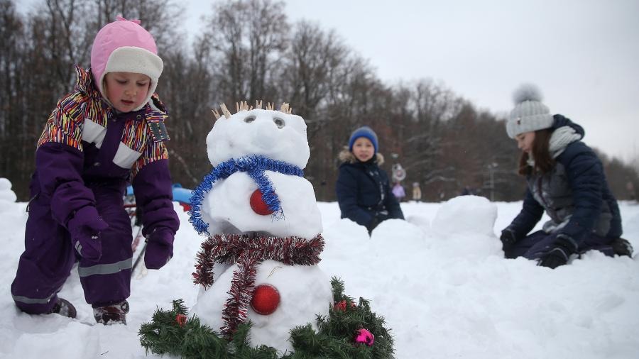 Могут ли продлить школьные зимние каникулы в 2022 году, рассказали СМИ