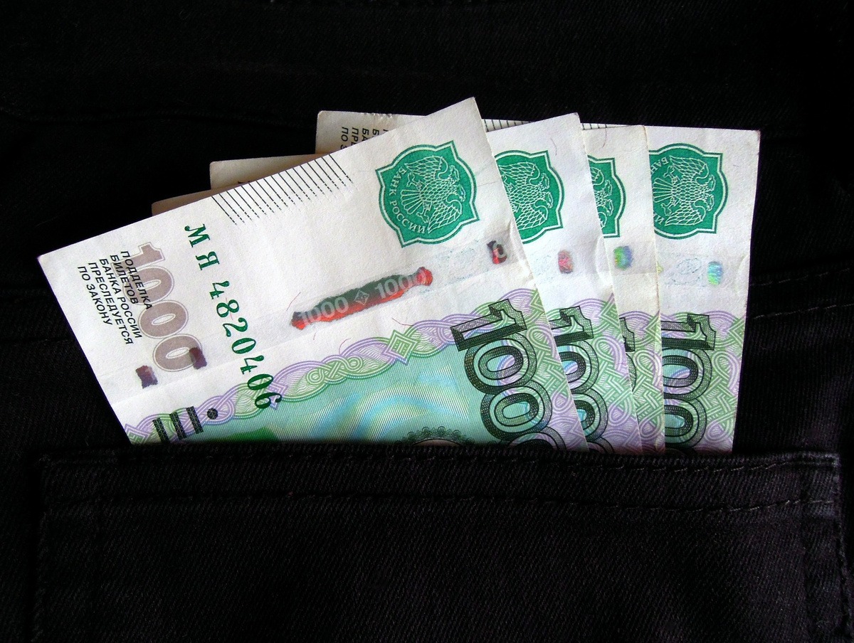 О повышении зарплаты бюджетникам с 1 июня 2022 года объявил Путин: на сколько увеличится зарплата