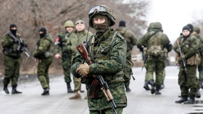 Сколько российских добровольцев участвует в боевых действиях на Донбассе?