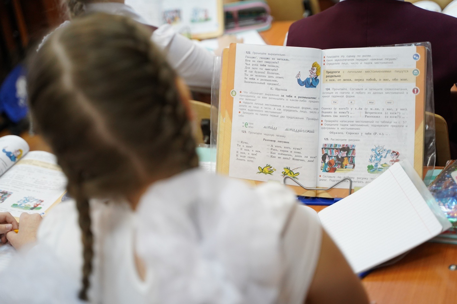 Путинские выплаты на школьников к 1 сентября хотят сделать ежегодными