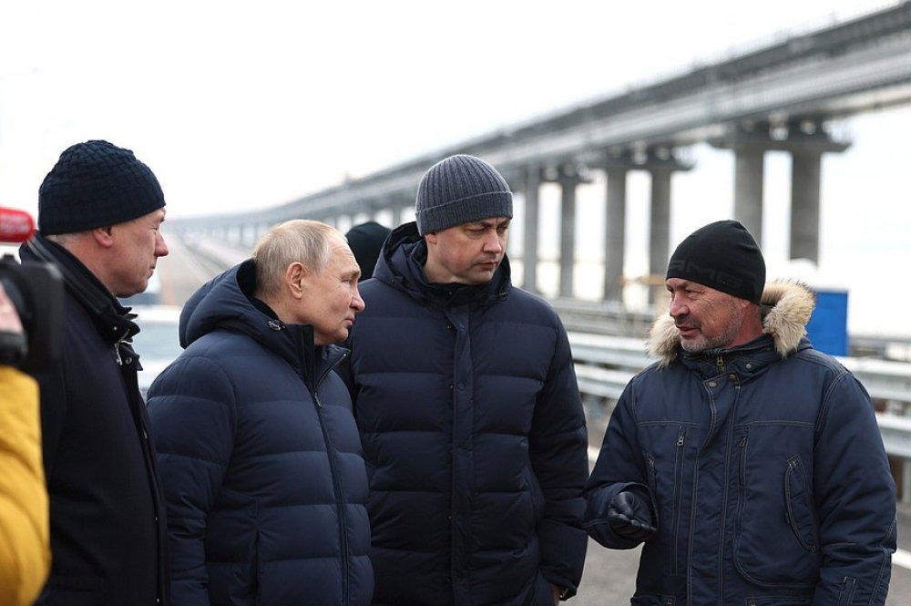 Не все поняли этот сигнал: для чего Путин сам проехался по Крымскому мосту