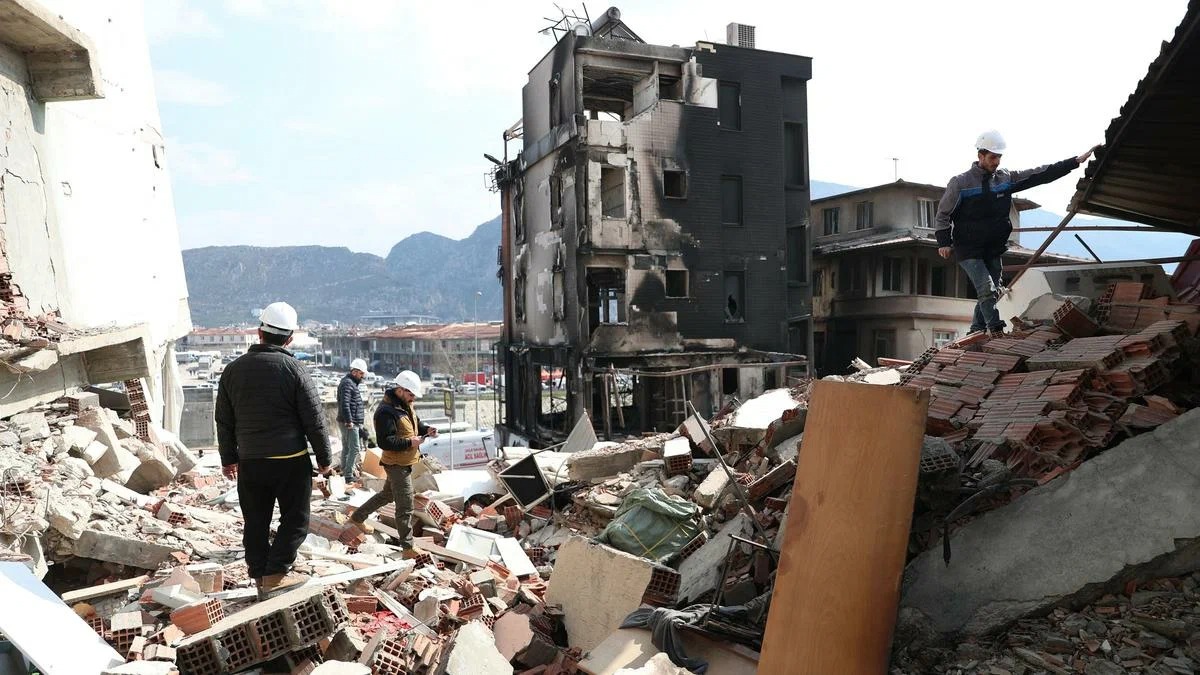 О страшных последствиях землетрясения в Турции сообщили СМИ